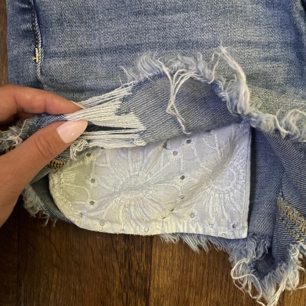 American Eagle Curvy Hi-Rise Shortie - Picture 6 of 6